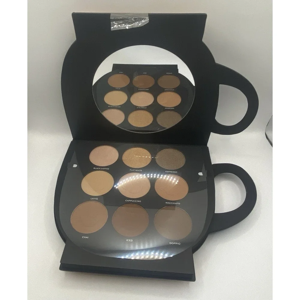 Friends x Makeup Revolution Grab a Cup Face Palette Light to Medium NEW LE